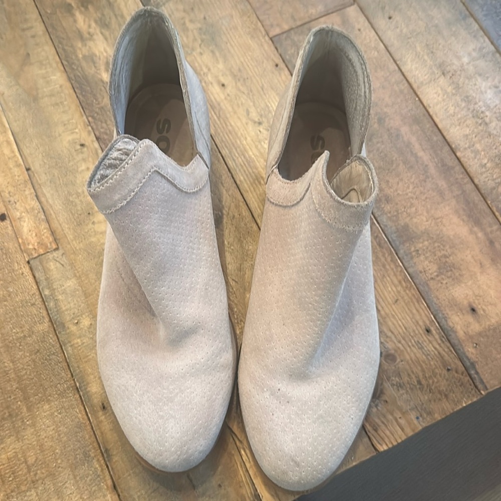 Suede Sorel booties - size 9